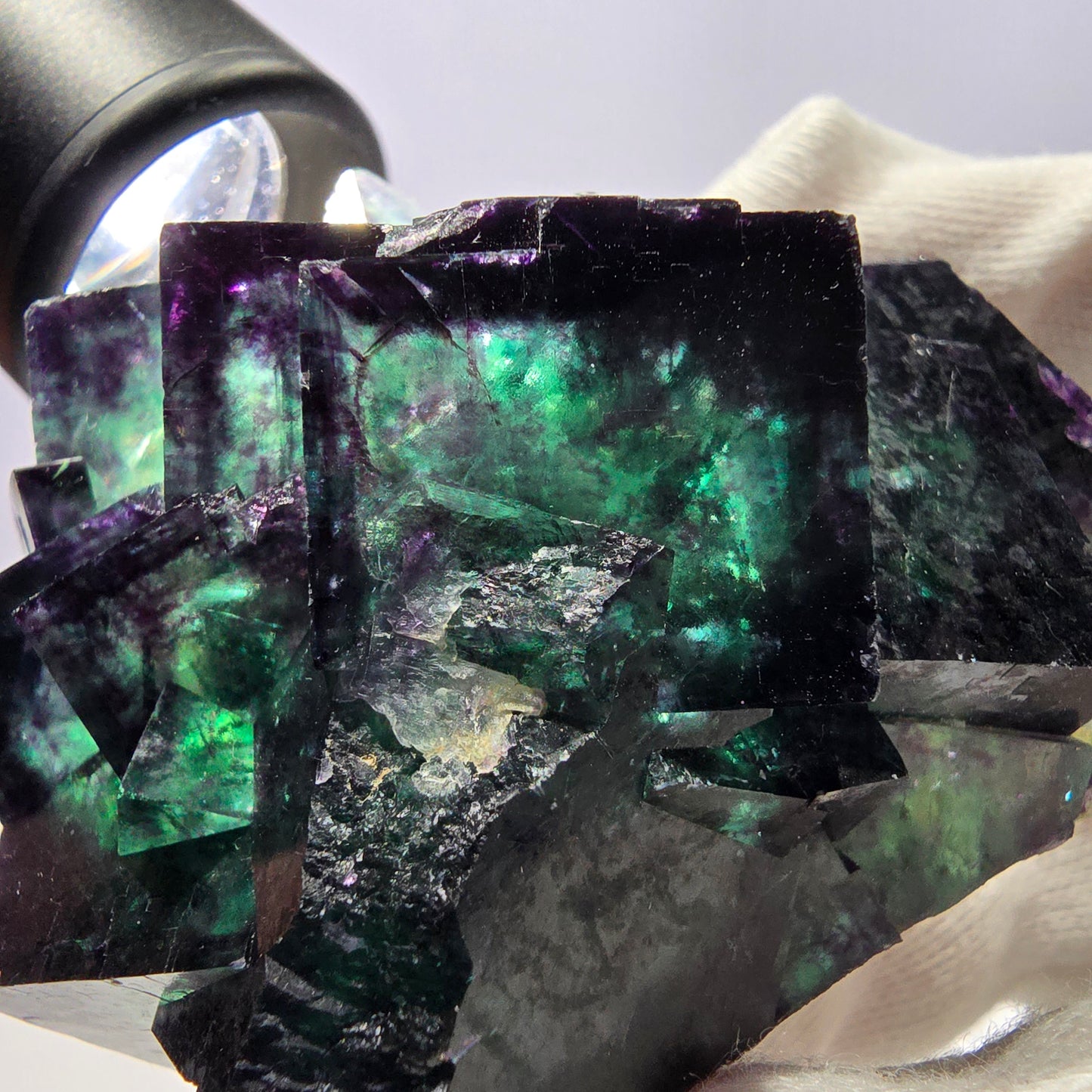 Rare spécimen de cube de fluorite fantôme, parqueté zonal Okorusu Namibie 70*51*43mm 