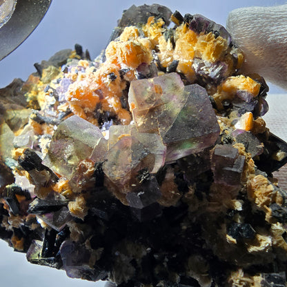 Fluorite fantôme colorée, tourmaline schol, hyalite, muscovite, Erongo, Namibie, 114 x 84 x 50 mm 