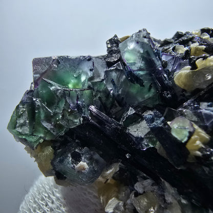 Bunte Phantom Fluorit Würfel Schörl Turmalin Muskovit Erongo, Namibia 49*34*23mm