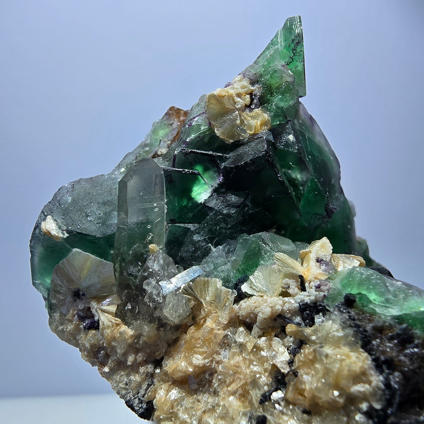 Cube de fluorite fantôme zonal, muscovite, spécimen d'hyalite, Erongo, Namibie, 90 x 72 x 53 mm 