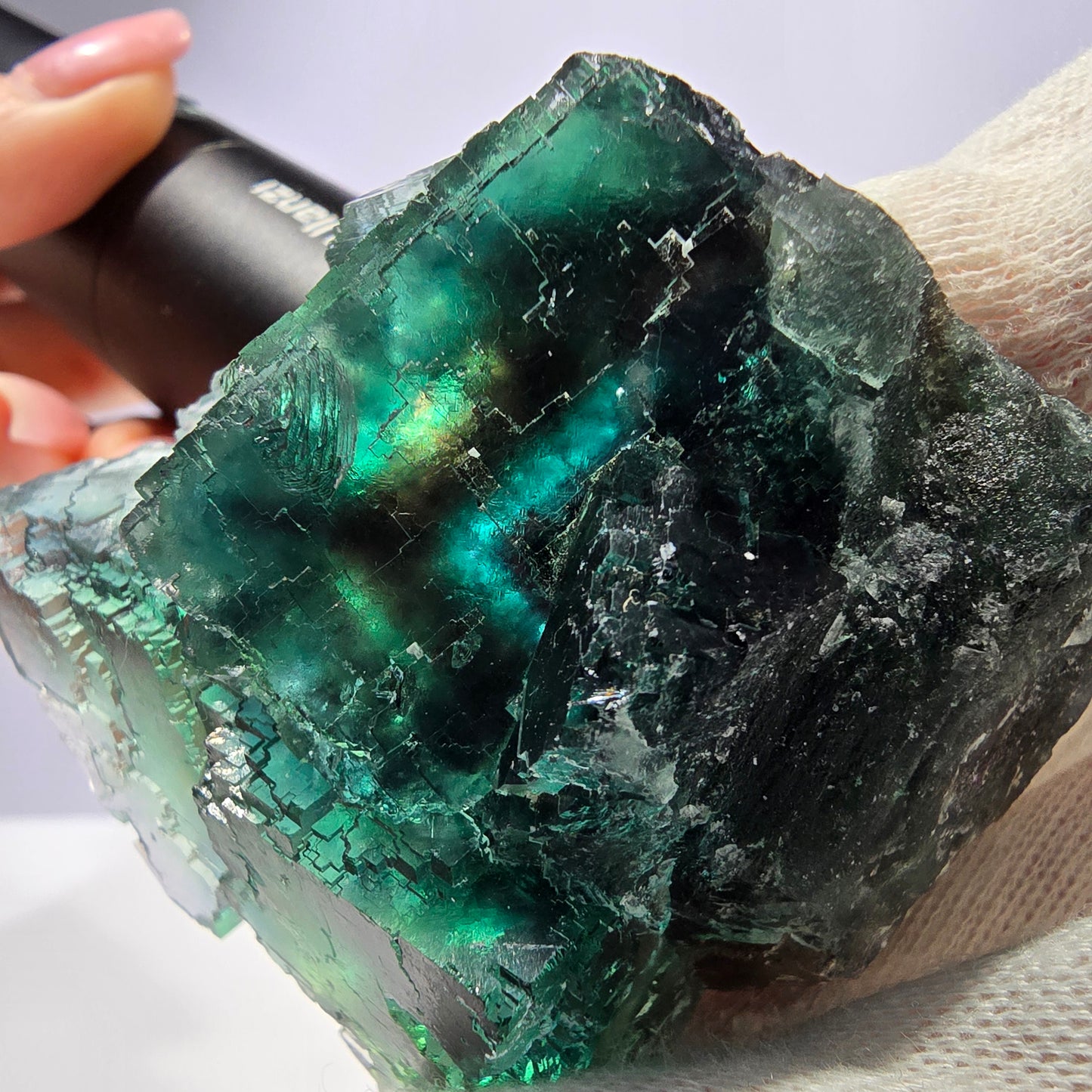 Grand cube de fluorite fantôme à gradins, Okorusu, Namibie, 74 x 65 x 33 mm 