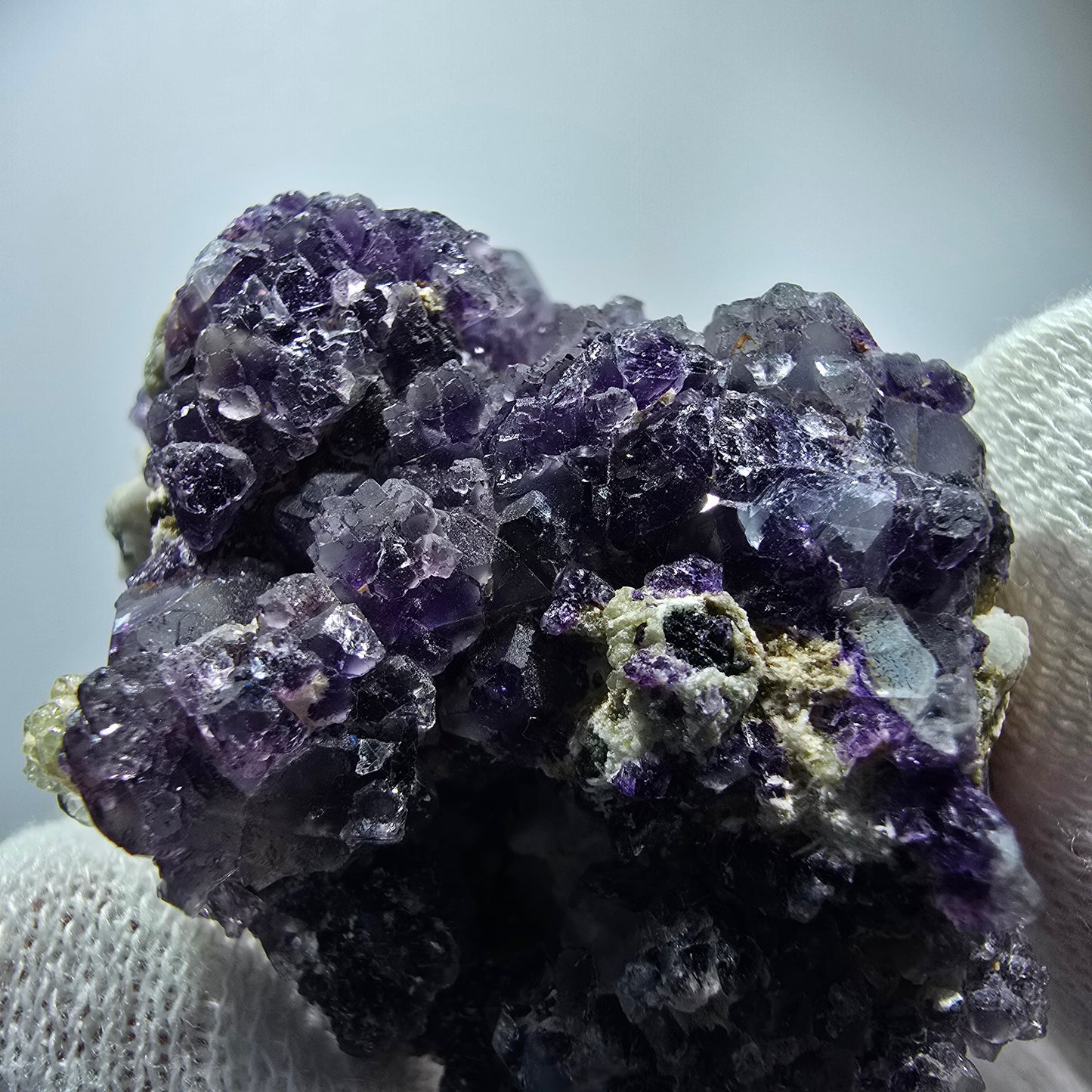Phantom fluorite, hyalite, muscovite, orthoclase stage Erongo, Namibia 43*41*30mm 