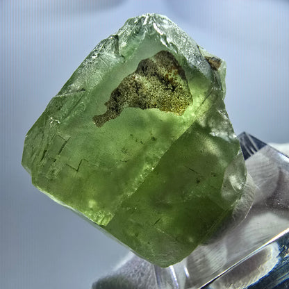 Rare cube de fluorite avec hyalite, vert Erongo, Namibie 36 x 35 x 23 mm 