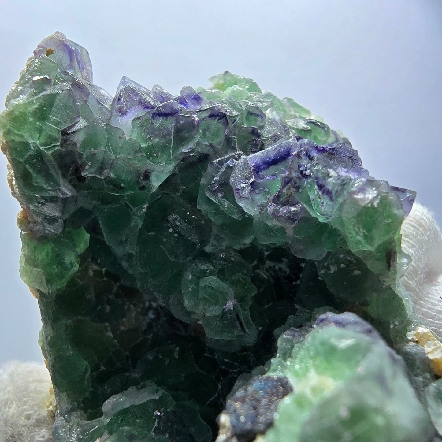 Cube de fluorite fantôme zonal, spécimen de muscovite, Erongo, Namibie, 63 x 50 x 43 mm 