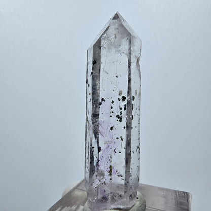 Quartz hématite transparent Point Streep Mine, Goboboseb, Namibie 42 x 12 x 10 mm 