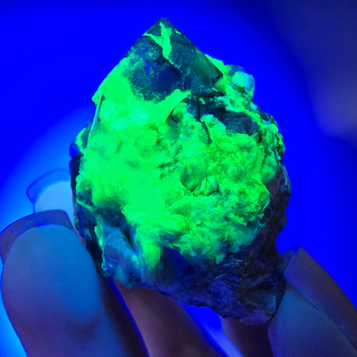 Phantom fluorite, hyalite, muscovite, orthoclase stage Erongo, Namibia 47*43*36mm 