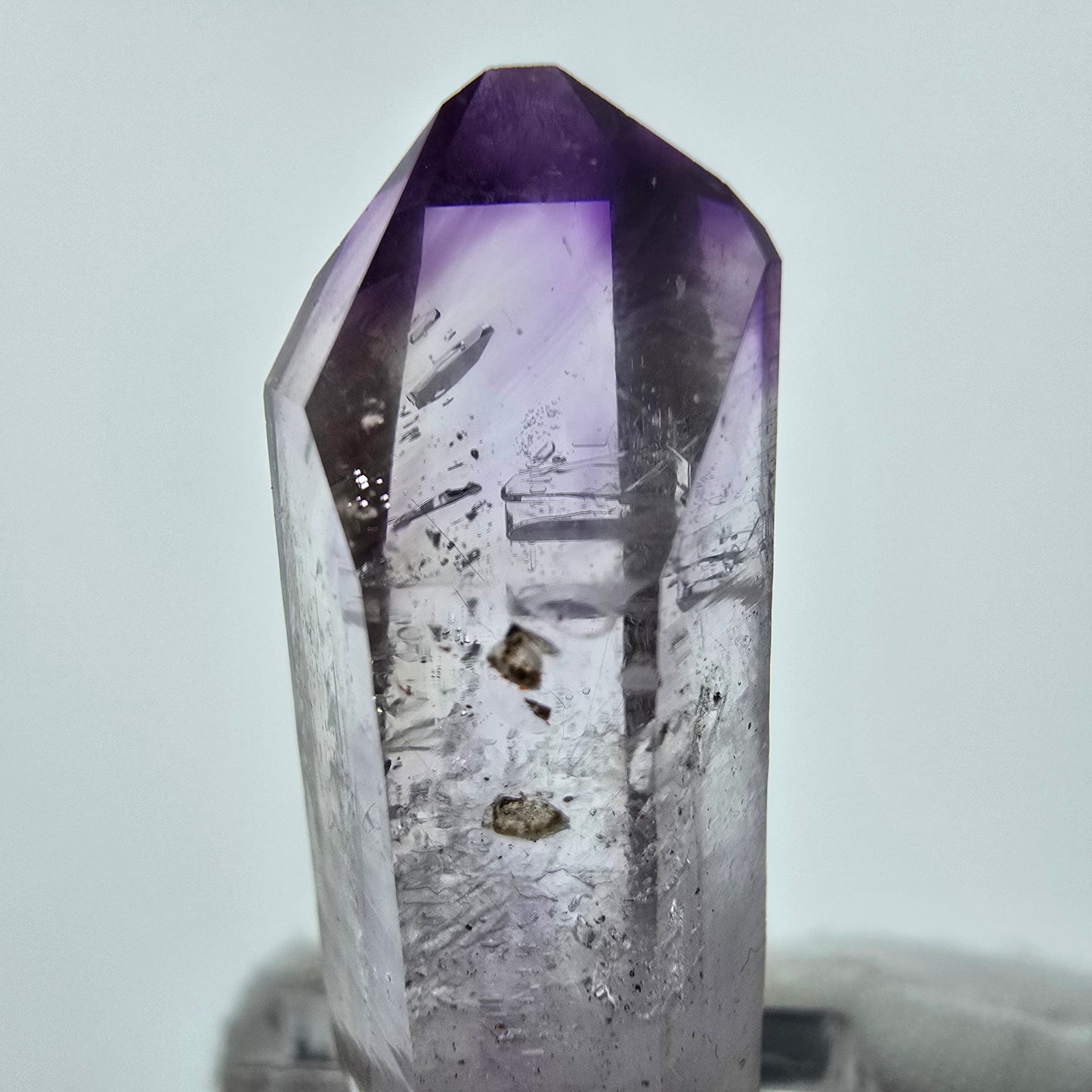 Cristal d'améthyste fantôme transparent Goboboseb, Namibie 41*15*11mm Collection 
