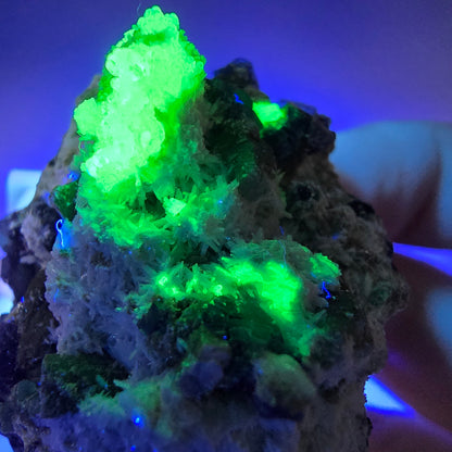 Phantom fluorite, hyalite, muscovite, orthoclase stage Erongo, Namibia 40*38*26mm 