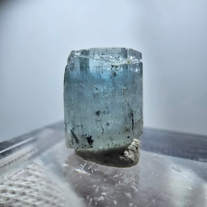 Seltener Aquamarin X mit Schörl Turmalin Erongo, Namibia 10*9*7mm