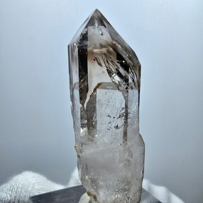 Sceptre Enhydro Phantom Smoky Quartz DT, 2x Bubble Goboboseb, Namibie 42 x 12 x 13 mm 