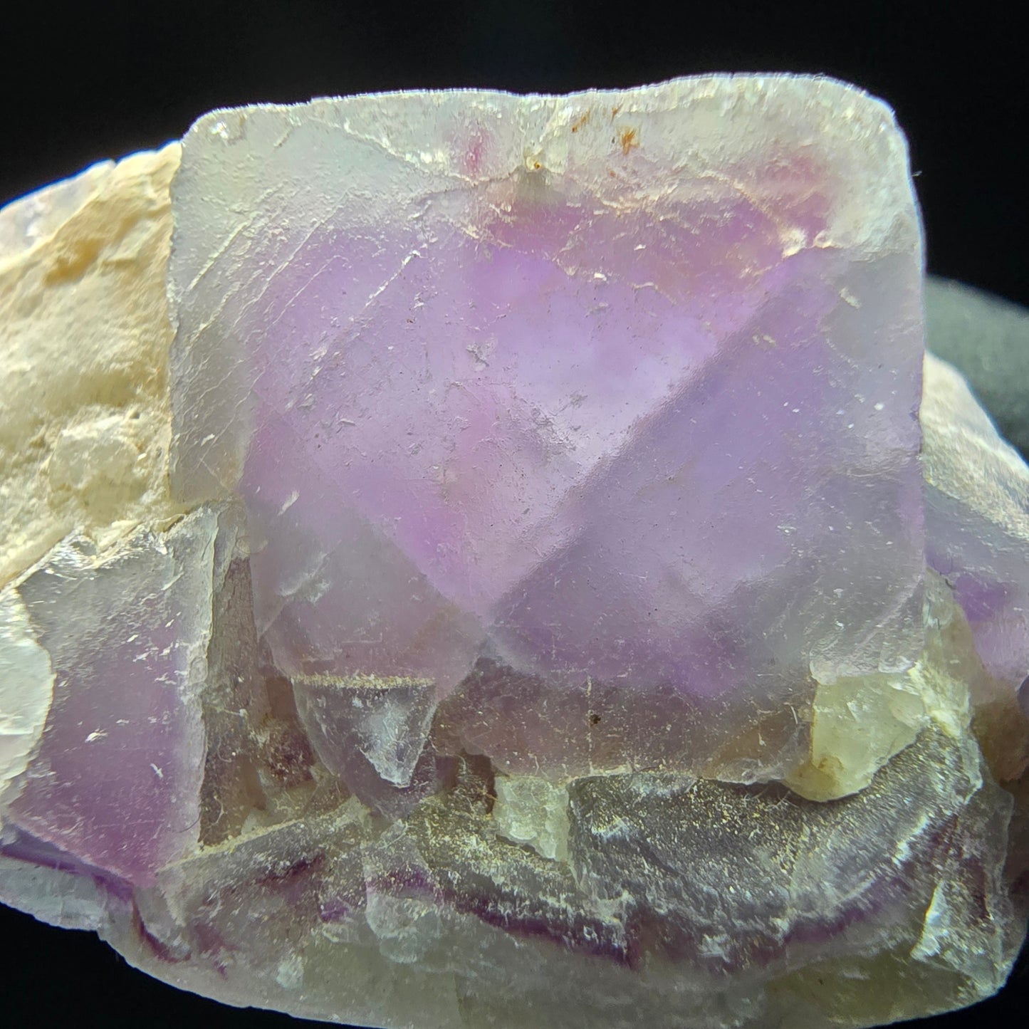 Niveau de cube Phantom Fluorite violet vert Omehane, collection Namibie 38*29*19mm