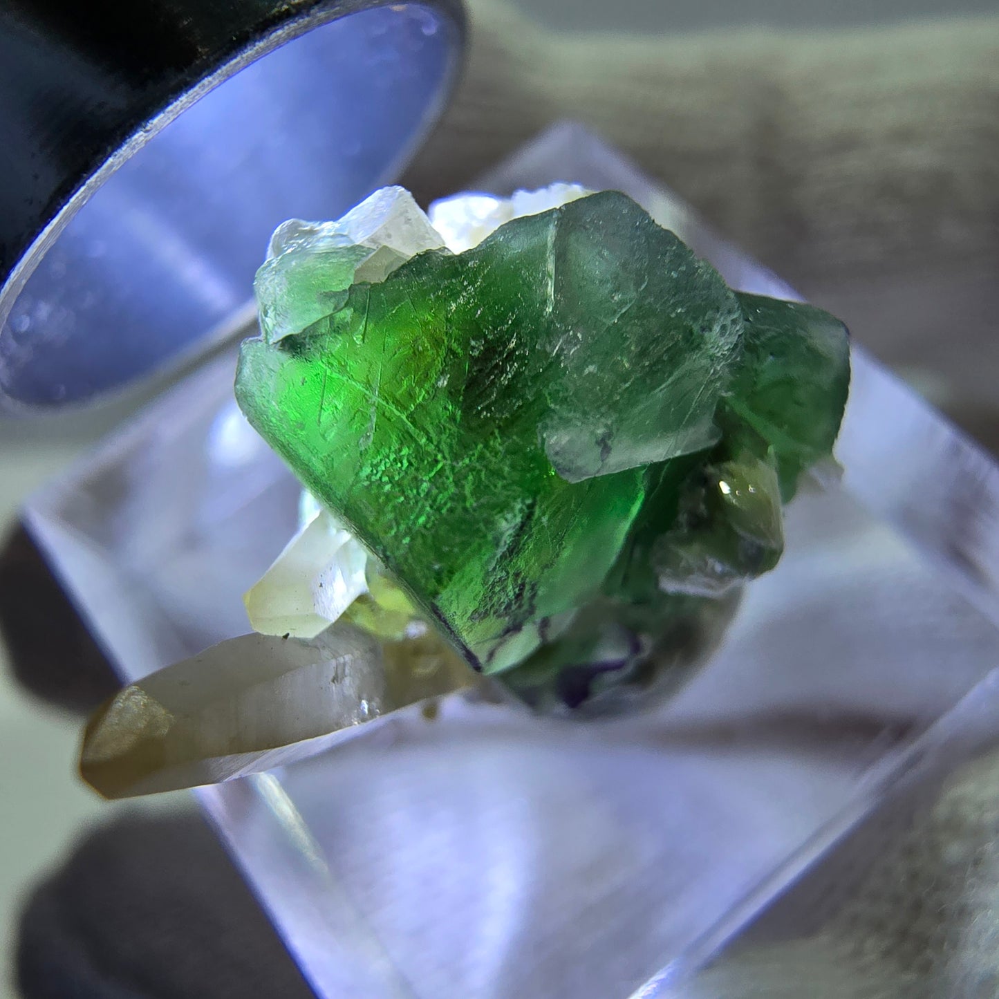Cube de fluorite fantôme zonal, quartz fumé, spécimen de muscovite, Erongo, Namibie, 19 x 15 x 12 mm 