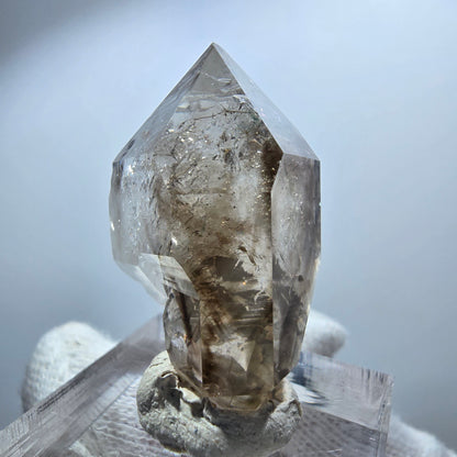 Sceptre Enhydro Phantom Smoky Quartz DT, 1x Bubble Goboboseb, Namibie 36*21*17mm 
