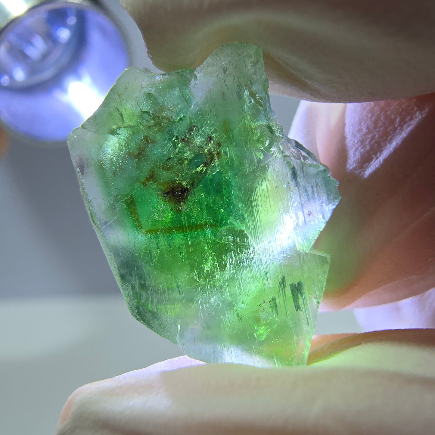 Spécimen de cube de fluorite fantôme, vert-brun, Erongo, Namibie, 21 x 14 x 10 mm 