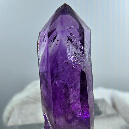 Pointe de sceptre en améthyste fantôme rare, 1x Bubble Goboboseb, Namibie 26 x 10 x 9 mm 