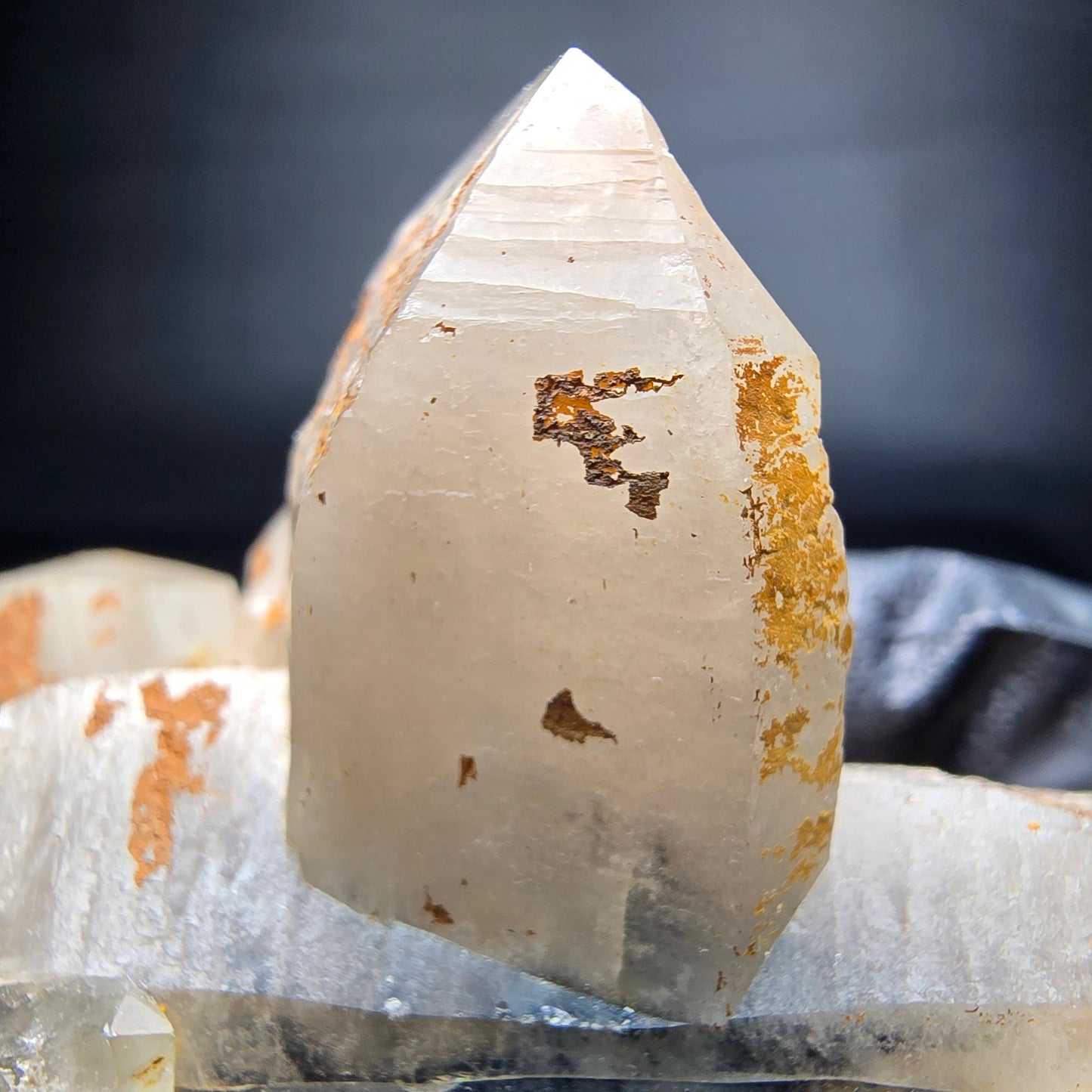 Spécimen rare de quartz en treillis (quartz en treillis) collection Erongo namibie 88*54*53mm