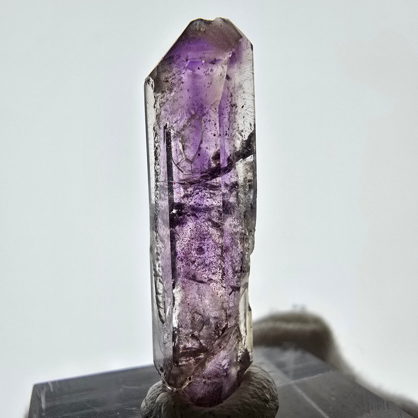 Rare Améthyste Fantôme Pointe de Sceptre Brandberg, Namibie 32*8*8mm 