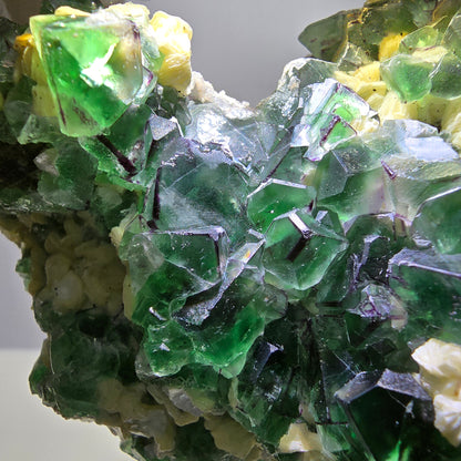 Fluorite fantôme XL, muscovite, hyalite, quartz fumé, tourmaline Schörl, Erongo, Namibie, 134 x 100 x 77 mm 