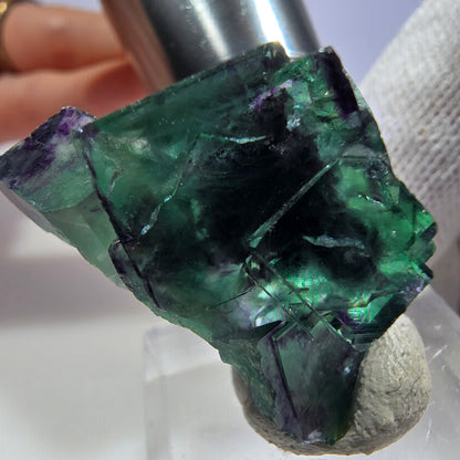 Rare spécimen de cube de fluorite fantôme, vert-violet zonal, Okorusu, Namibie, 31 x 21 x 15 mm 