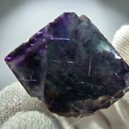 Spécimen rare de cube de fluorite fantôme, vert zonal et violet, Okorusu, Namibie, 28 x 25 x 18 mm 