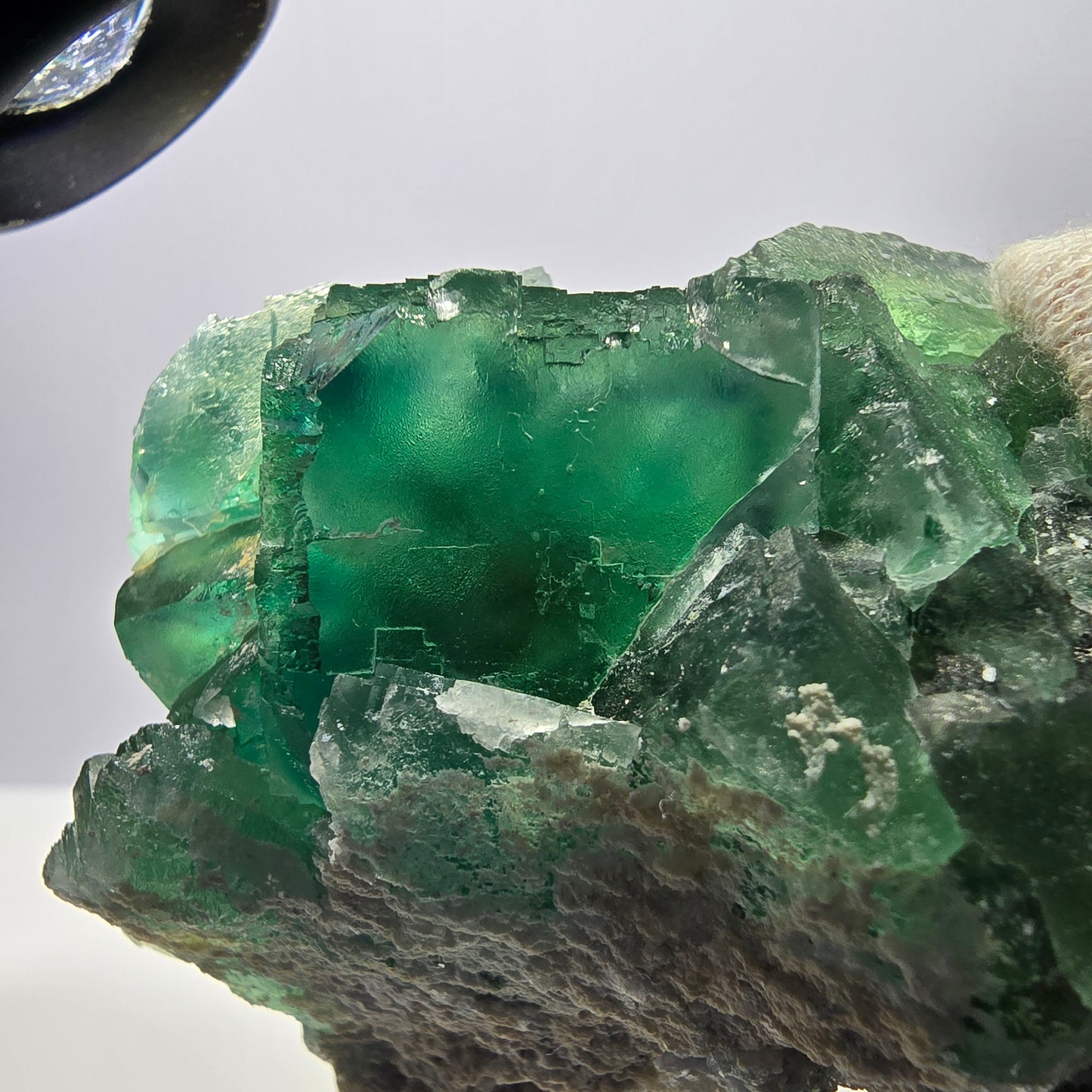 Grand spécimen de cube de fluorite fantôme, vert parqueté Okorusu Namibie 113*95*54mm 