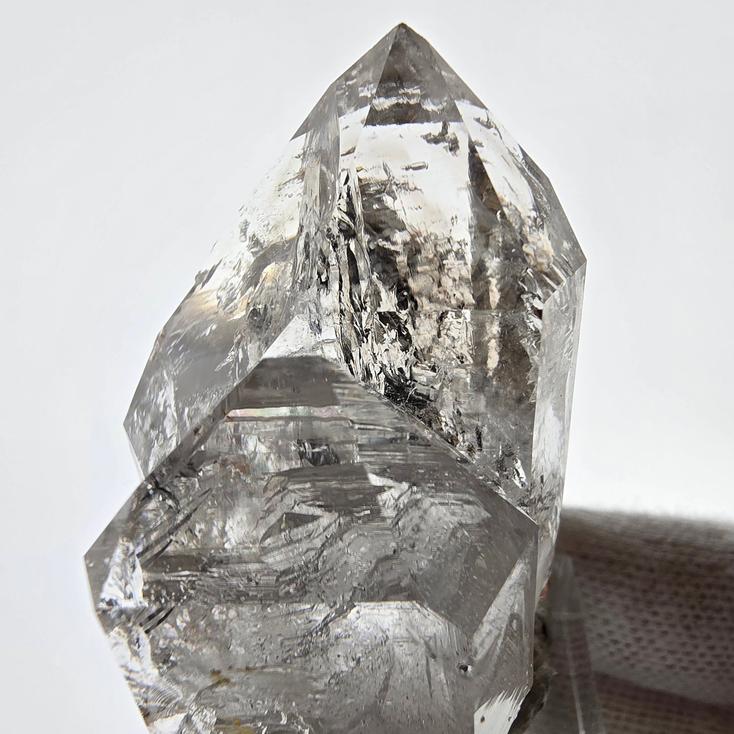 Sceptre de poche Saint-Valentin en quartz fumé fantôme squelette, Namibie, 47 x 33 x 29 mm 