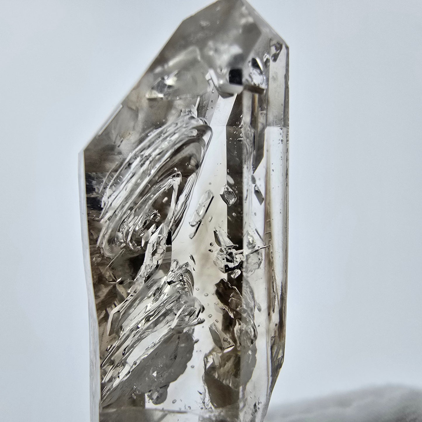 Enhydro Phantom Smoky Quartz Sceptre Tip 1x Bubble Goboboseb, Namibie 53*16*13mm 