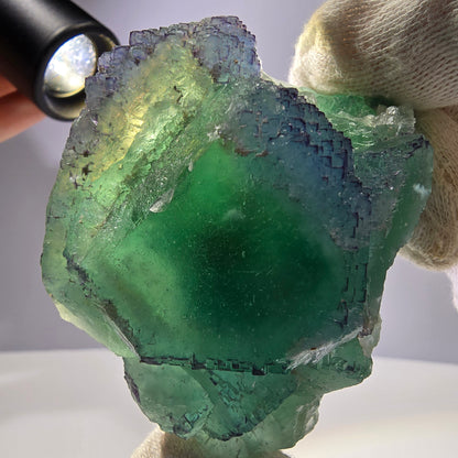Grand spécimen de cube de fluorite fantôme, parqueté zonal Okorusu Namibie 69*58*33mm 