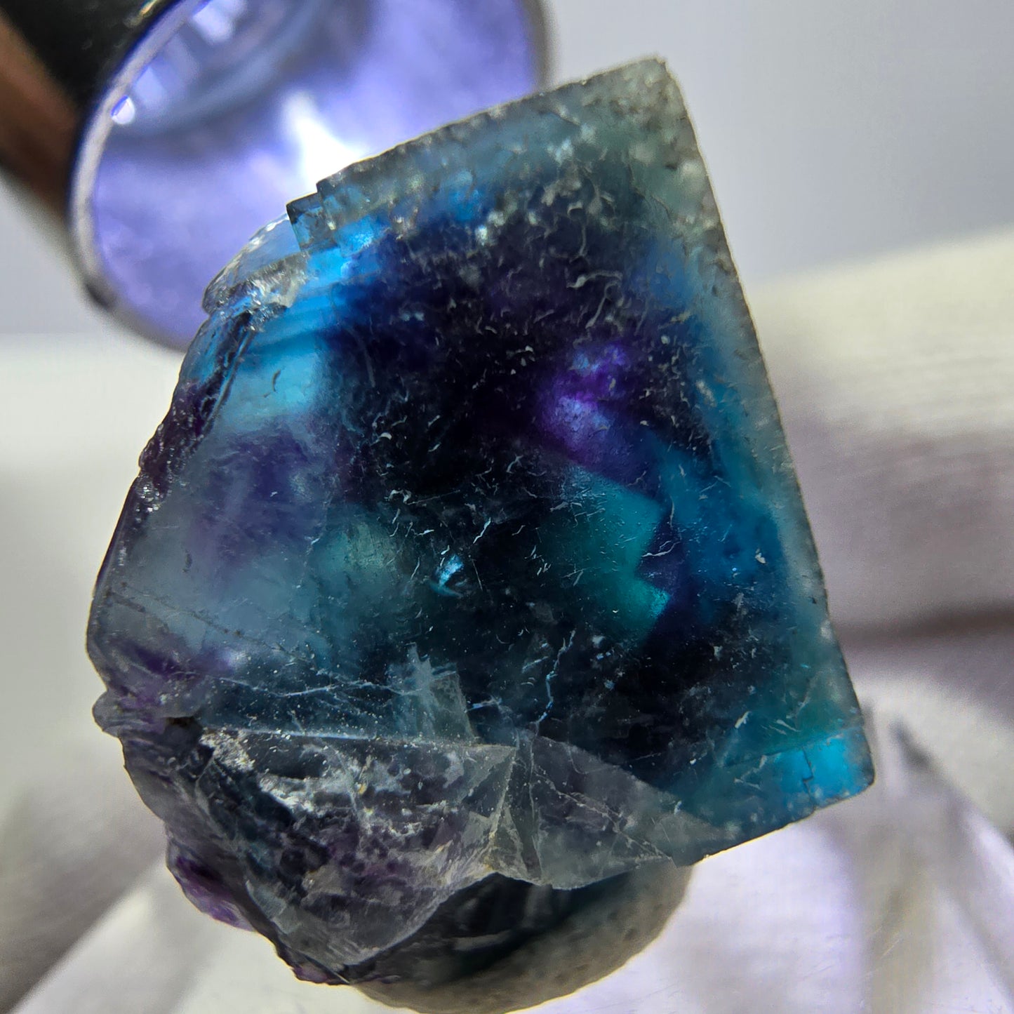 Spécimen de cube de fluorite fantôme, zonal – Nouvelle découverte ! Okorusu, Namibie, 23 x 20 x 13 mm 
