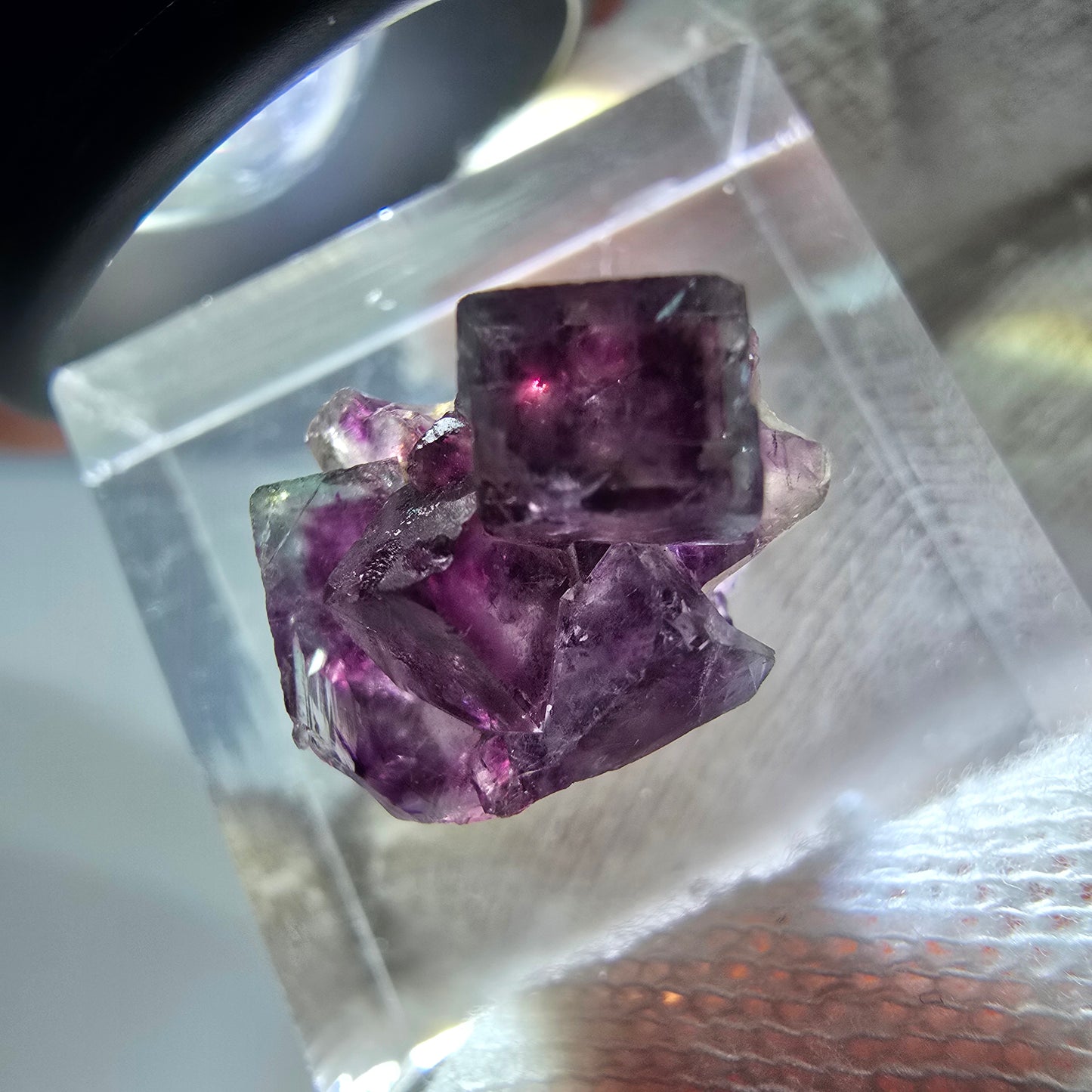Spécimen de cube de fluorite fantôme, violet-vert, Okorusu, Namibie, 17 x 11 x 12 mm 