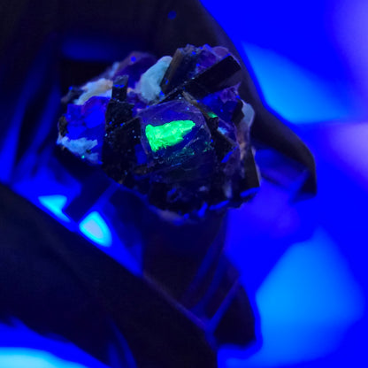 Cubes de fluorite fantôme colorés, tourmaline scholle muscovite hyalite, Erongo, Namibie, 36 x 24 x 15 mm 