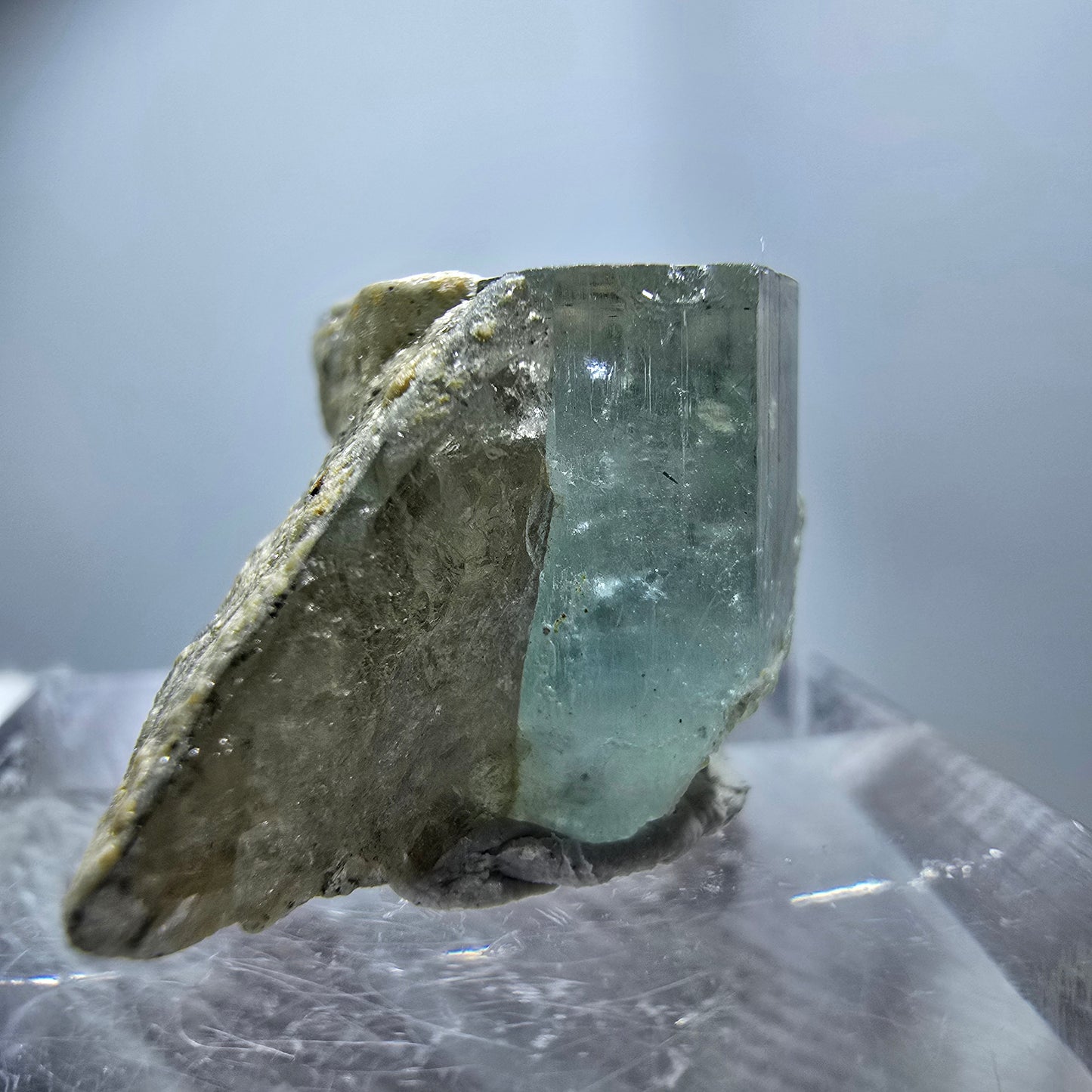 Cristal d'aigue-marine X rare, bleu Erongo, Namibie 22 x 15 x 11 mm 