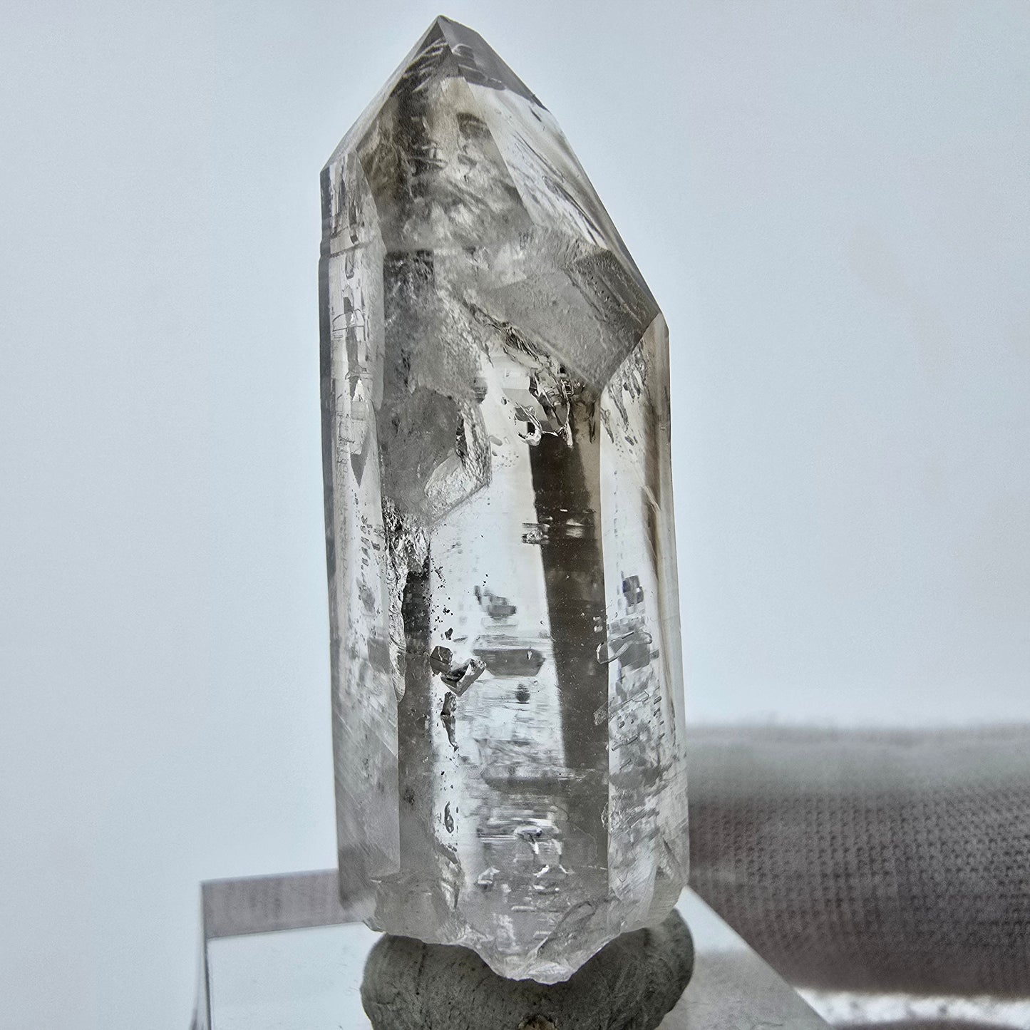 Enhydro Phantom Smoky Quartz Sceptre Tip 1x Bubble Goboboseb, Namibie 45*18*14mm 