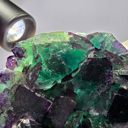 Grand spécimen de cube de fluorite fantôme vert violet zonal 11:11 Angel Pocket, Namibie 80*73*30mm 