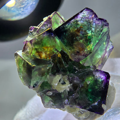 Spécimen de cube de fluorite fantôme zonal, de muscovite et de tourmaline Schorl, Erongo, Namibie, 24 x 18 x 11 mm 
