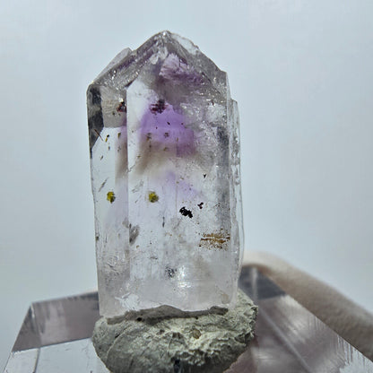 Améthyste fantôme avec préhnite, mine d'hématite Streep, Goboboseb, Namibie, 26 x 14 x 10 mm 