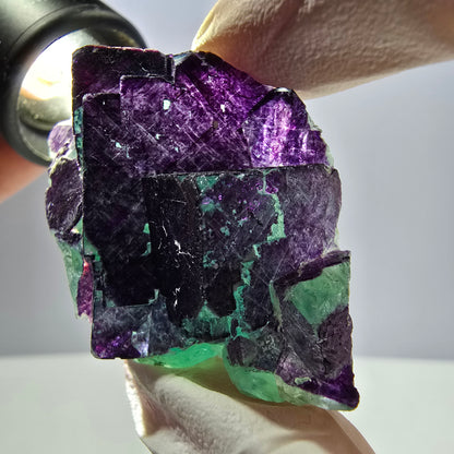 Spécimen de cube de fluorite fantôme vert violet zonal 11:11 Angel Pocket, Namibie 54*34*18mm 