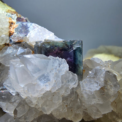 Grand cube de fluorite fantôme, spécimen de quartz violet-vert Okorusu, Namibie 121 x 61 x 36 mm 