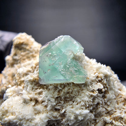 Fluorite Zonare, muscovite Schörl tourmaline étape Erongo namibie 70*38*40mm