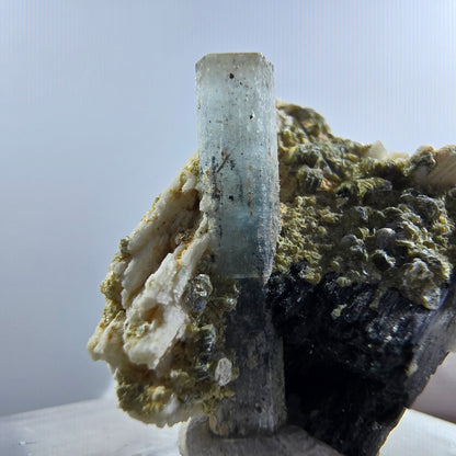 Aigue-marine de Setlene, tourmaline de Schörl, stade orthose Erongo, Namibie 27*25*17 mm 