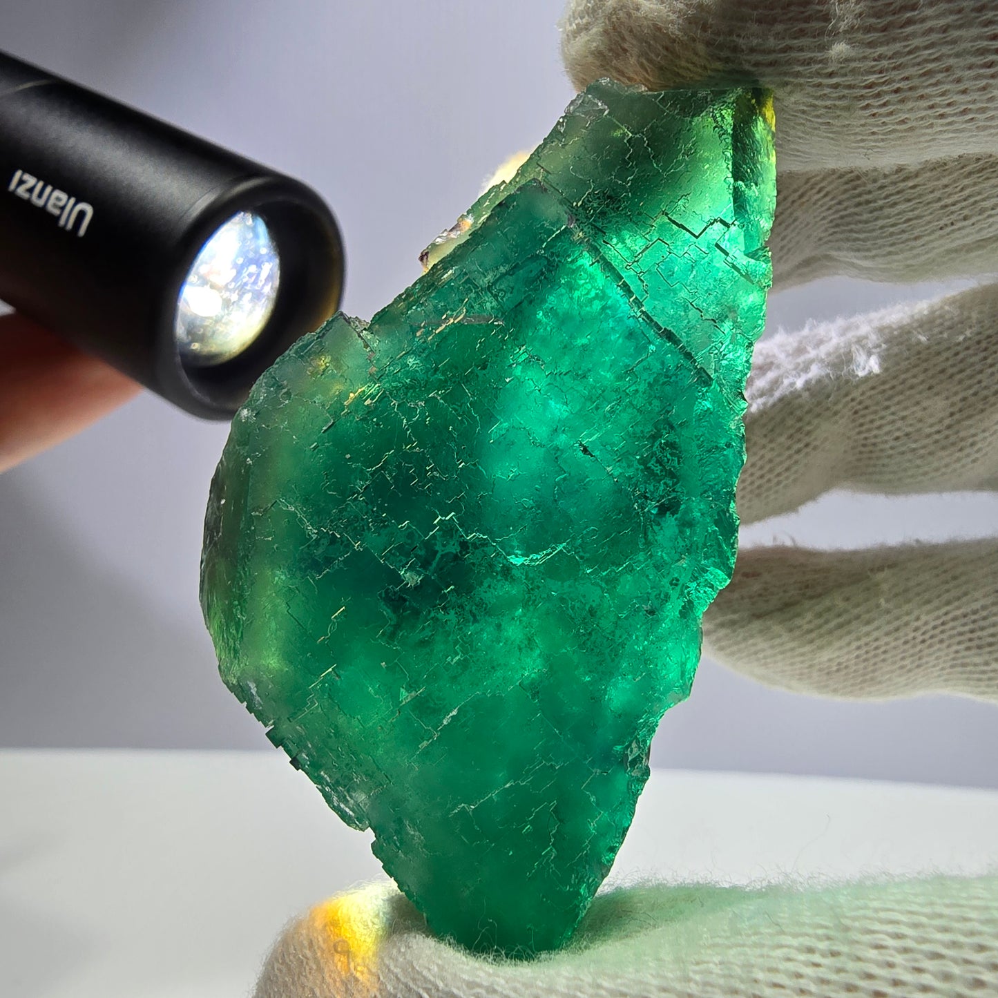 Cube de fluorite fantôme transparent vert à gradins Okorusu Namibie 67 x 43 x 34 mm