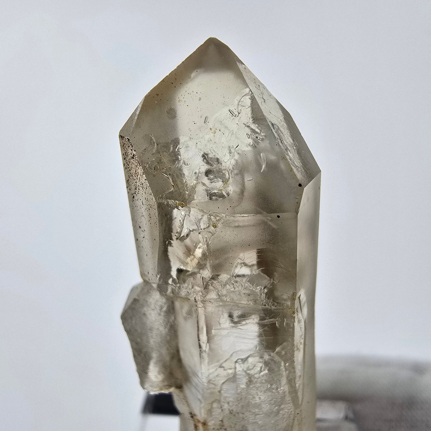 Enhydro Phantom Smoky Quartz Sceptre Tip 1x Bubble Goboboseb, Namibie 48*16*13mm 