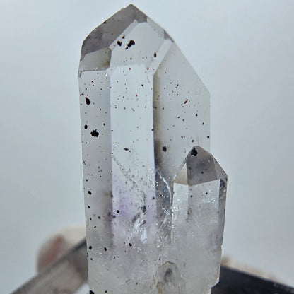 Quartz hématite transparent Point Streep Mine, Goboboseb, Namibie 27 x 11 x 8 mm 
