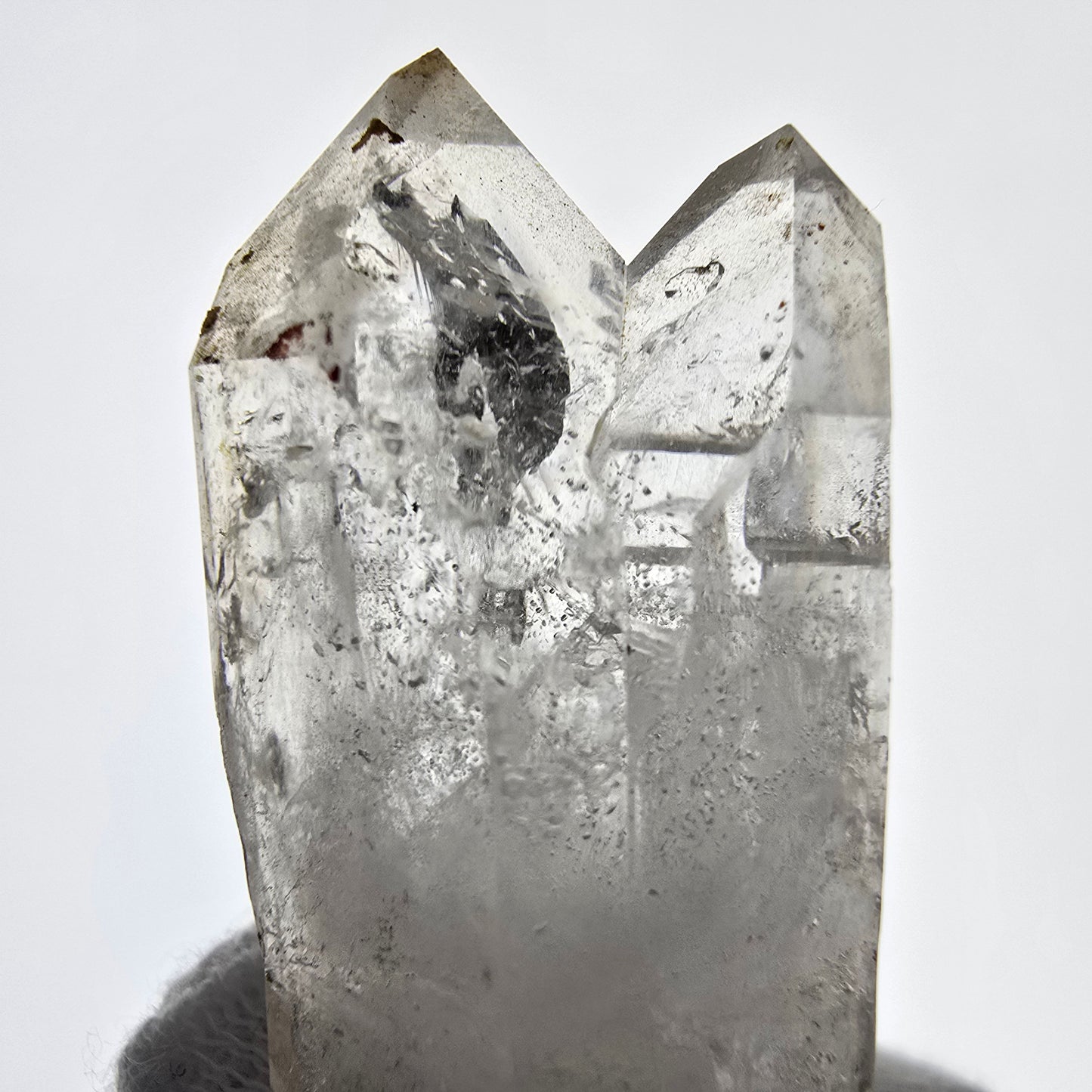 Sceptre fantôme squelette en quartz fumé DT, poche Saint-Valentin en calcite UV, Namibie 57 x 23 x 22 mm 