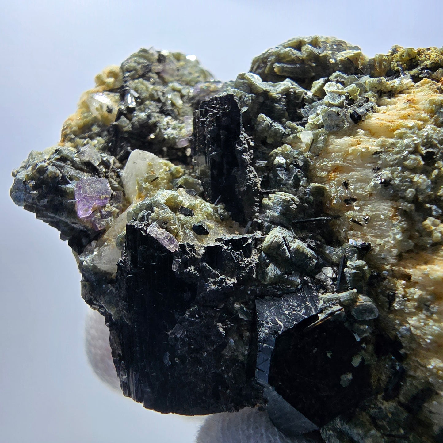 Tourmaline Schörl, muscovite, calcite UV, stade orthose Erongo, Namibie 64*56*47mm 