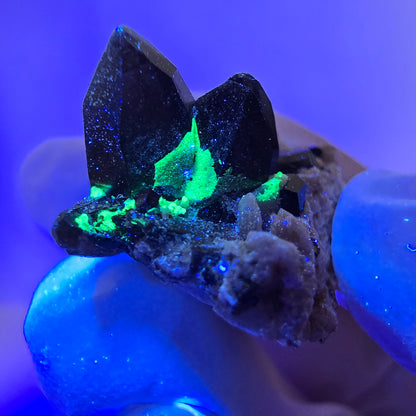 Spécimen rare de tourmaline Schorl, quartz fumé et hyalite, Erongo, Namibie, 37 x 29 x 19 mm 