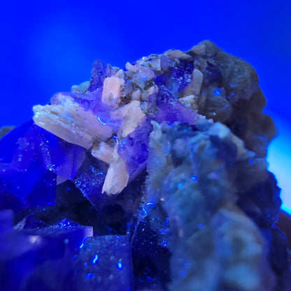 Cubes de fluorite fantôme colorés, spécimen de calcite muscovite UV, Erongo, Namibie, 63 x 52 x 31 mm 