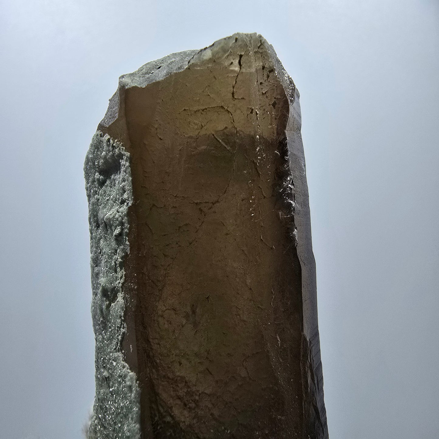 Quartz fumé squelette fantôme, spécimen d'hyalite, Erongo, Namibie, 105 x 42 x 31 mm 