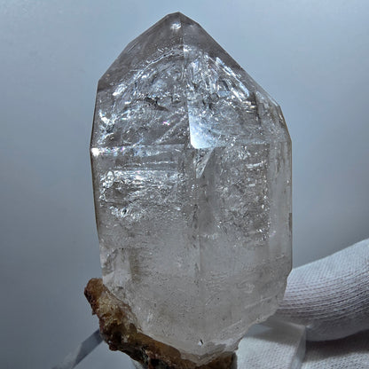 Sceptre squelette en quartz fumé Enhydro, calcite UV Valentine Pocket Goboboseb Namibie 77 x 44 x 38 mm 