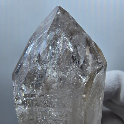Sceptre squelette en quartz fumé Enhydro, calcite UV Valentine Pocket Goboboseb Namibie 77 x 44 x 38 mm 